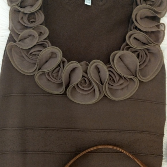 Gorgeous bandage brown dress with ruffles - Picture 4 of 4